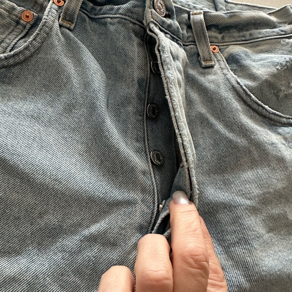 Citizens Of Humanity Blue Relaxed Jeans with Distressed Details - Picture 5 of 14